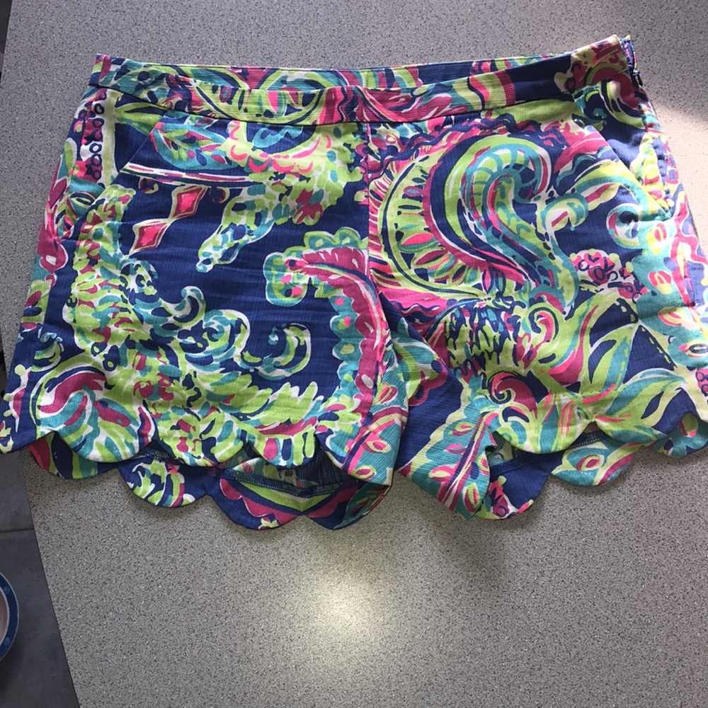 Shorts - Picture 3 of 9